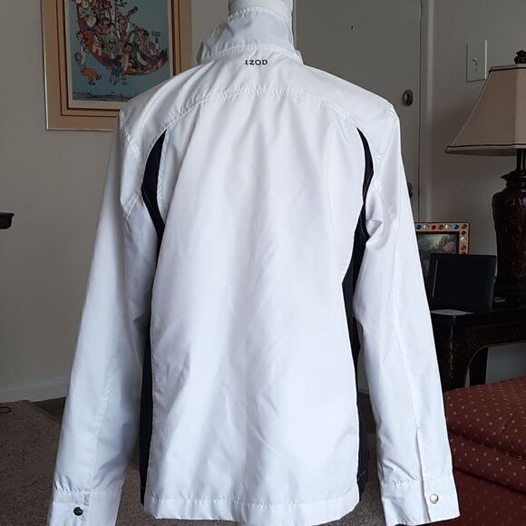 Izod woman's black and white lightweight jacket. - Picture 3 of 10